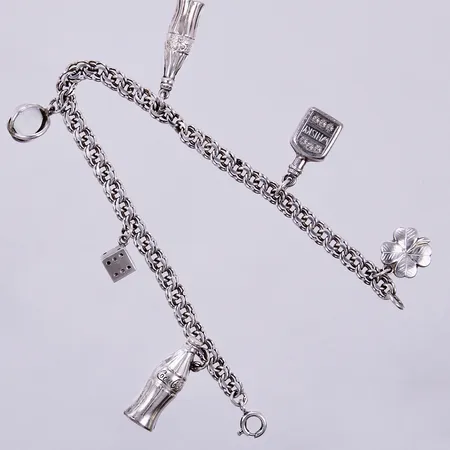 Armband Bismarck, med 6 berlocker, längd ca 17,5cm, bredd ca 4mm, silver Vikt: 11,6 g