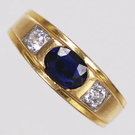 Ring, diamanter 2 x ca0,20ct gammalslipade, safir, stl 19¼, bredd 4,5-7,7mm, 18K  Vikt: 8,3 g