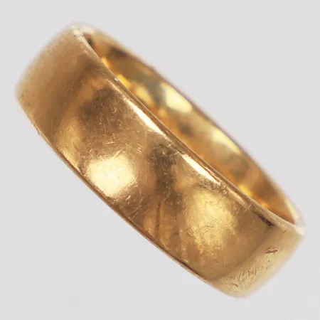 Ring, slät, Schalin, stl 19½, bredd 6,8mm, repor, 18K  Vikt: 11,2 g