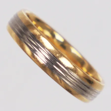 Ring, Schalin, tvåfärgad, stl 15½, bredd 3,9mm, 18K  Vikt: 3,6 g