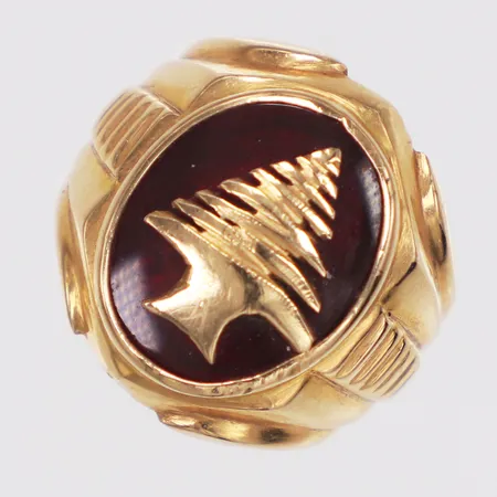 Klackring, cederträd, röd sten, stl 17½, bredd 6-20mm, 18K  Vikt: 8 g