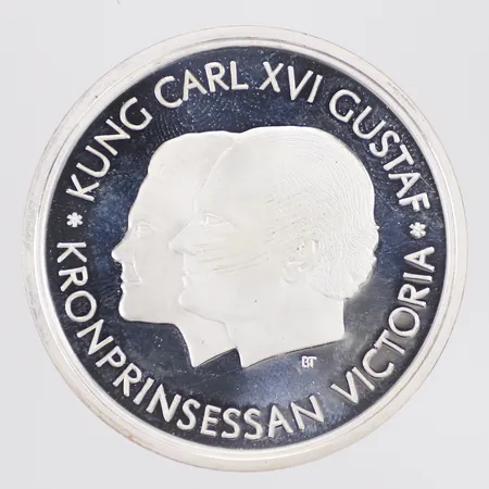 Minnesmynt, Kung Carl XVI Gustaf, Kronprinsessan Victoria, nominellt värde 200 kr, År 2000, defekt plastetui, 925/1000 silver Vikt: 27,2 g