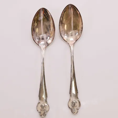 2 Skedar, 18cm, gravyr, 830/1000 Silver 71,3g.