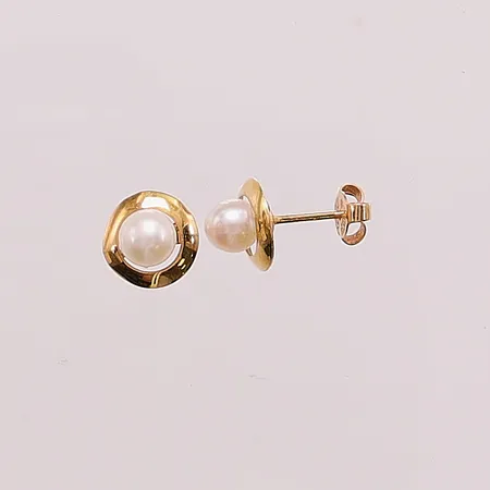 Ett par örhängen, 9mm, pärlor, 18K 2g.