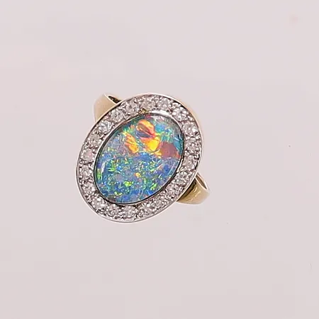 Ring, åttkantslipade diamanter 20x ca 0,02ct, opaltriplett, Ø19, bredd:20x16mm, bör omrodieras, 18K 6,6g.