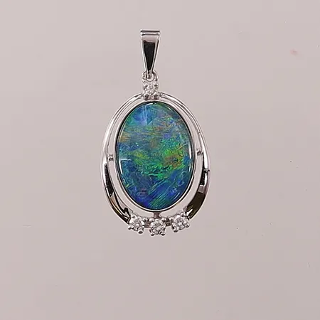 Hänge, 4x diamanter totalt ca 0,20ctv, opaldublett, 25x18mm, vitguld 18K 5,4g.