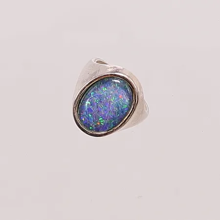 Ring, Ø16, justerbar storlek, opaltriplett, bredd:17mm, 830/1000 Silver 8,1g.