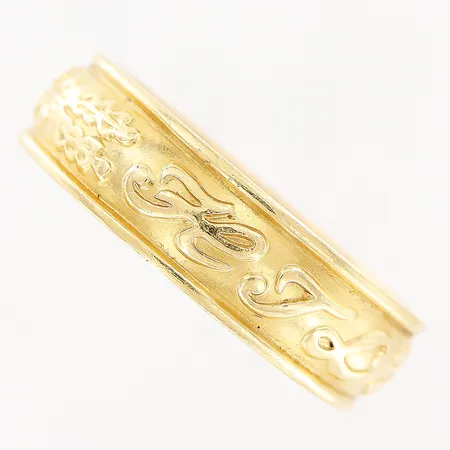 Ingenjörsring, stl 20, bredd 6mm, gravyr, blomdekor, bokstavsdekor HTL, 18K Vikt: 5,9 g