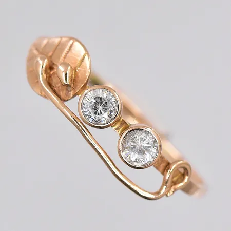 Ring, vita stenar, stl 18¼, 14K Vikt: 1,3 g