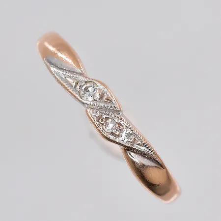 Ring med diamanter ca 0,04ctv, stl 16½, 14K Vikt: 1,6 g