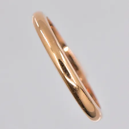 Ring, stl 18½, graverad, 18K Vikt: 3,5 g