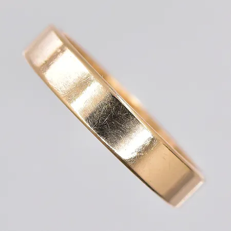 Ring, stl 19¼, graverad, 14K Vikt: 3,8 g
