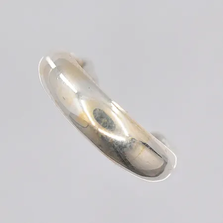 Ring med öppen skena, stl 15½, 925/1000 silver Vikt: 1,8 g