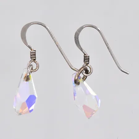 Ett par örhängen med swarovski kristall, stl 25x6mm, originaletui, 925/1000 silver Vikt: 1,7 g