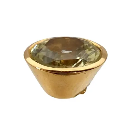 Fattning till ring, 18K guld, ljusgul syntetisk safir, safir Ø10,5 mm, total Ø 12,5 mm, bruttovikt Vikt: 3,9 g