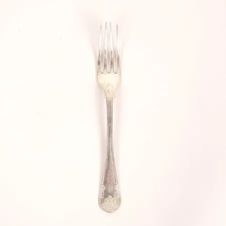 Matgaffel, modell Gammal Fransk, år 1906, längd: 20,7 cm, gravyr, bruksslitage, silver. Vikt: 58,6 g