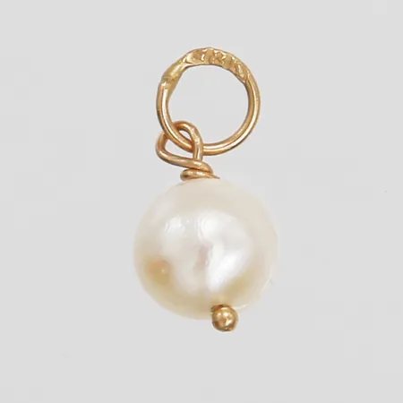 Hänge med odlad pärla, Ø 7 mm, 18K guld. Vikt: 0,6 g
