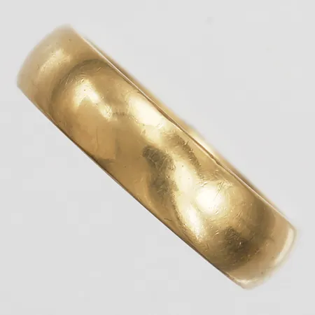 Ring, Engelbert, slät, stl: 19¾, gravyr, 18K guld Vikt: 12,8 g
