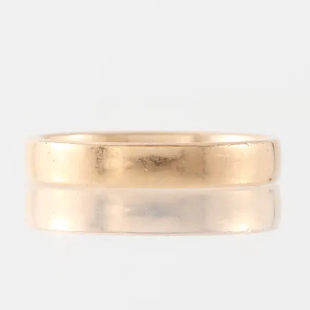 Ring slät, Schalins, gravyr, storlek 20 mm, bredd 4 mm, 18k. Vikt: 5,5 g