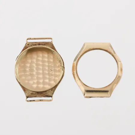 Trasigt guld, 14k. Vikt: 3,9 g