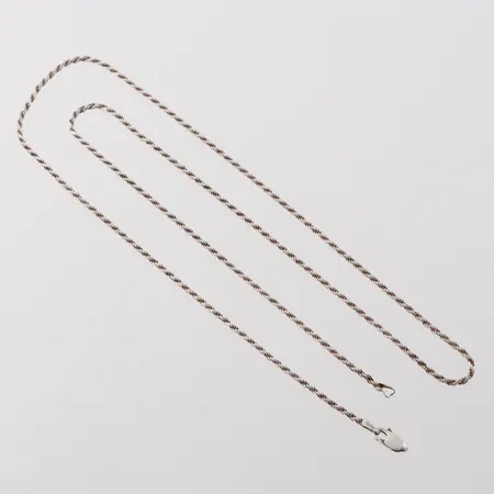 Collier, längd 60 cm, bredd 1.8 mm, defekt lås, silver. Vikt: 7,4 g