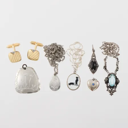 Diverse silversmycken, något defekt, vikt 21.5 gram + diverse tennsmycken + manschettknappar gulmetall. Vikt: 21,5 g