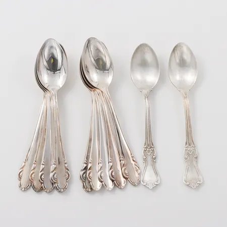 Skedar 11+2 st, längd ca 12 cm, silver. Vikt: 239 g