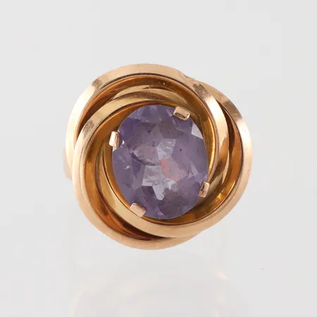 Ring med sten, defekt, storlek 17 mm, bredd 3.2-18.2 mm, 18k Vikt: 5 g
