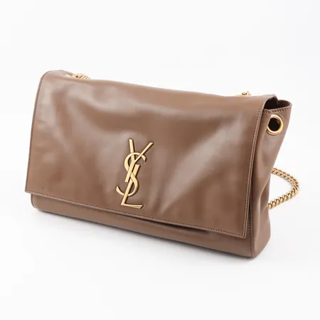 Väska Kate Saint Lauren Paris Made in Italy,  vändbar med två utseenden en med mocka och en med läder båda med ikoniska YSL-emblemet, Mått L 28cm, B 6cm, H 17cm, toppklaff med dubbel dold magnetisk kupolstängning till huvudfacket, bruksskick med några små märken på lädret, kvitto  Saint Laurent Milan Galleria 10/6/21, dustbag                    