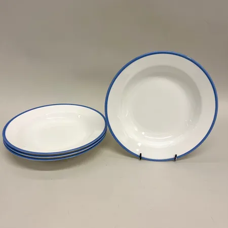 4 djupa tallrikar Ø23cm, serien Sommar, modell Hav, Gustavsbergs Porslinsfabrik, vitt benporslin med blå kant, nyskick, etiketter kvar Skickas med paket.