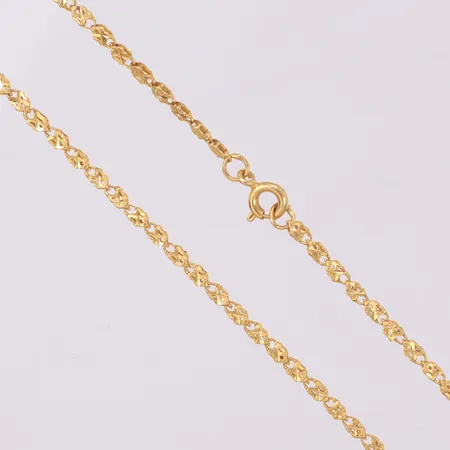 Collier, längd 61cm, bredd 2,7mm, ostämplat 18K  Vikt: 11,8 g
