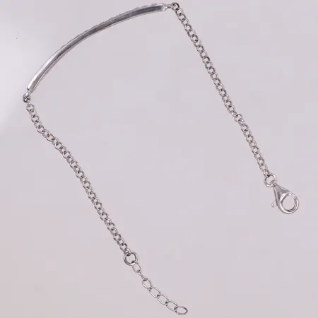 Armband med vita stenar, längd 18cm, bredd 4mm, GHA, buckla, 925/1000 silver Vikt: 4,4 g