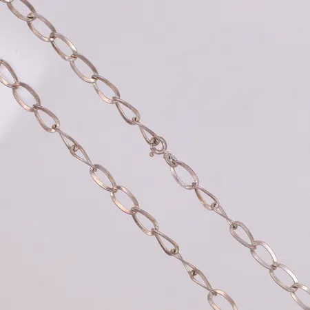 Collier, längd 68cm, bredd 5mm, Unoaerre, 835/1000 silver Vikt: 14,9 g