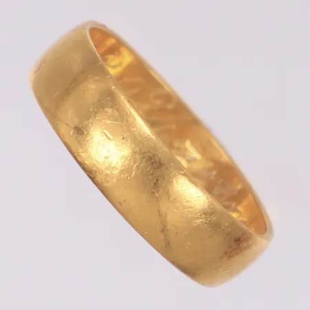 Ring, stl 17¾, gravyr, skev, 23K Vikt: 5,1 g
