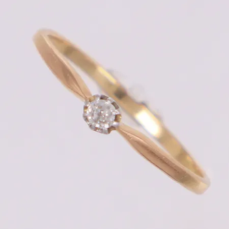 Ring med gammalslipad diamant ca 0,05ct, stl 17, importstämplat 18K Vikt: 1,1 g