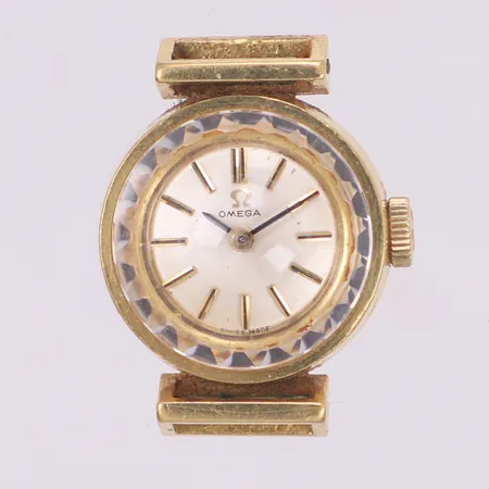 Damur Omega, Ø17mm, manuell, saknar armband, spricka i glas, 18K. Bruttovikt 10,4g