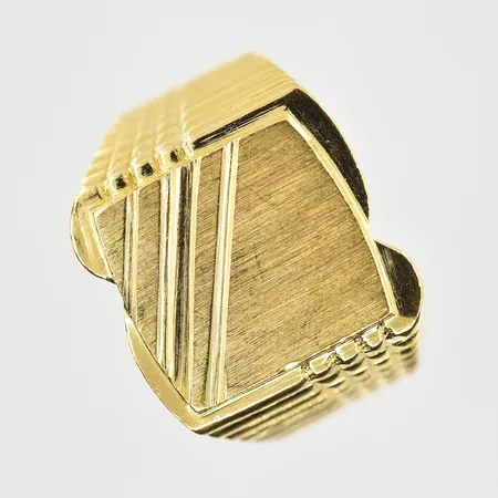 Klackring, stl 21¼, bredd 6-17 mm, ostämplad, 21K. Vikt: 18 g
