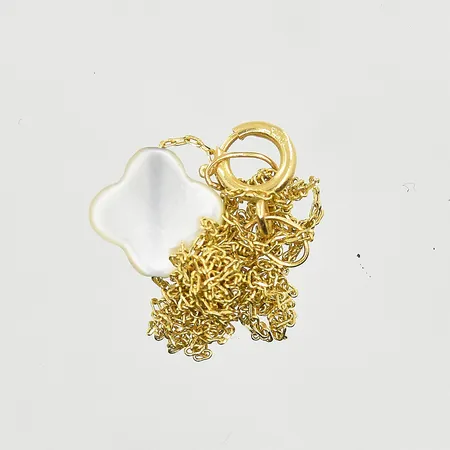 Diverse defekt guld med plastdetalj, 18K. Vikt: 0,8 g