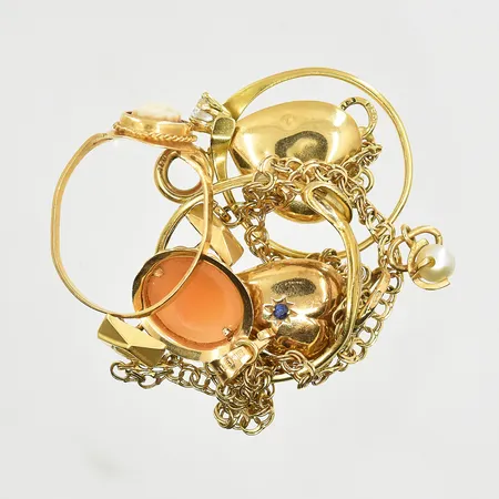Diverse defekt guld med stenar, 18K. Vikt: 9 g