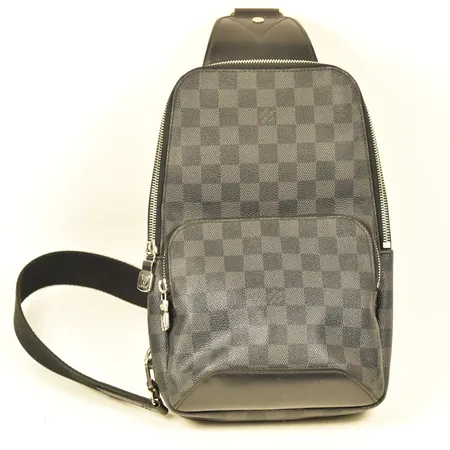 Väska, Louis Vuitton Avenue Slingbag, modell N41719, MB3168, damier graphite canvas, höjd 31 cm, bredd 20 cm, köpt i Vietnam 28/9-2018, dustbag samt kvitto medföljer