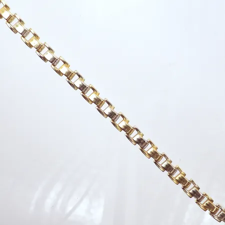 Collier, längd 38 cm, bredd 9,5mm, ostämplad, defekt saknar låsdel 18K Vikt: 25,7 g