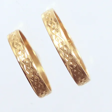 2 ringar, Ø20¼, Ø17½, 18K Vikt: 3,2 g