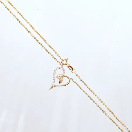 Collier, vita stenar, längd 57cm, höjd 20,6mm, 21K Vikt: 3,7 g