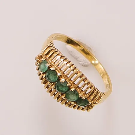 Ring, Ø17¼, bredd:9mm, gröna stenar, 18K 3,8g.