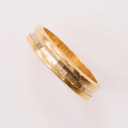 Ring, Ø16¼, bredd:4mm, gravyr, 18K 4,0g.