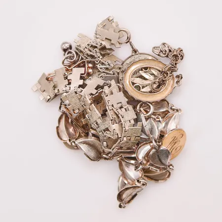 Diverse silversmycken, delvis defekt, 830/1000 Silver 55g.