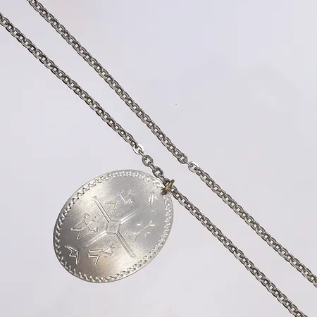 Halscollier, 67cm, bredd 3mm, hänget 42x30mm, tillv. SWÅ Jokkmokks Tenn, 1975, Handarbete, Tenn Vikt: 0 g