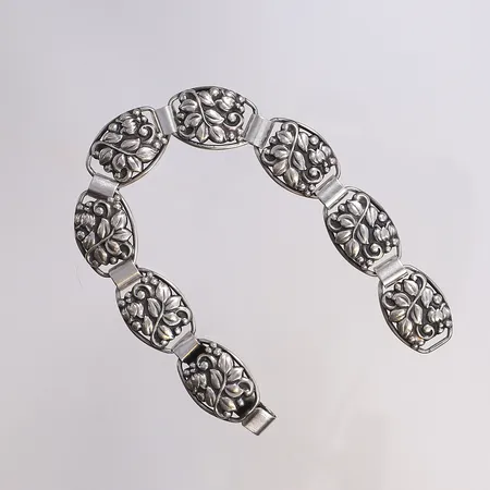 Armband, 19cm, bredd 15mm, tillv. G Kaplan, Stockholm 1951, silver 830/1000 Vikt: 17,1 g