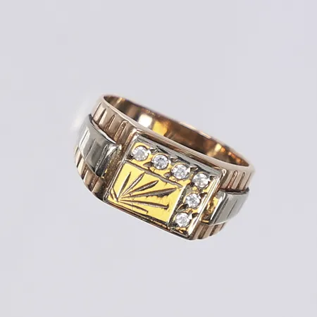 Ring med vita stenar, stl 20¼, bredd 4-10mm, 14K Vikt: 5 g