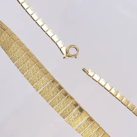 Halscollier, 42cm, bredd 4-14mm, något ojämn/bucklig, 18K Vikt: 23,1 g